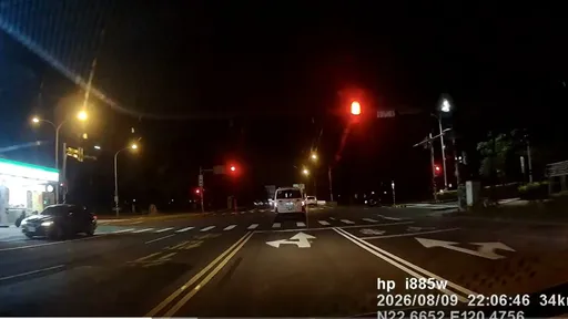 離譜救護車！沒開警笛也沒執勤　2分鐘內至少5項交通違規