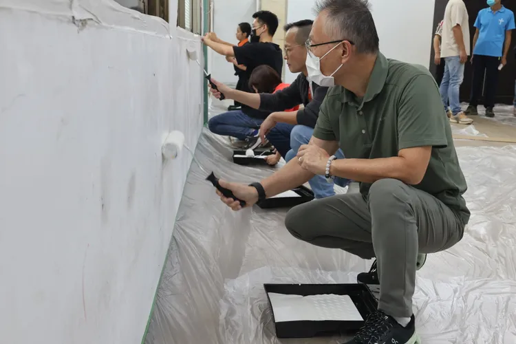 特力屋總經理張栢青表示，2025年志工日活動開放報名後，同仁參與意願超出原先名額，顯示員工對運用自身專長投入公益具有高度認同。業者提供