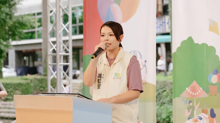 「2026竹風好市集」今(5)日起於護城河畔熱鬧登場。新竹市府提供