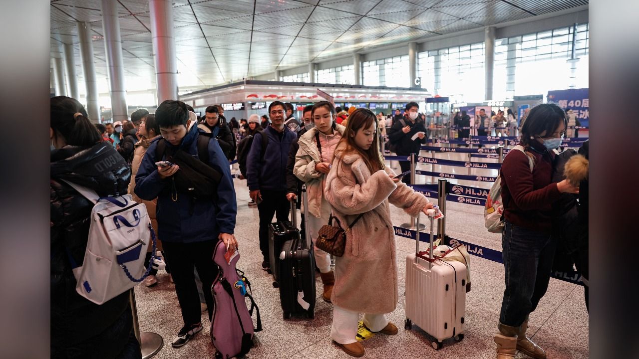 中國出境新規上路 旅美中國籍友人不敢返鄉:怕回去就出不來