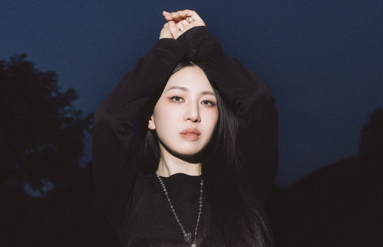 孫燕姿、張韶涵巡演小提琴手原來這麼美 走向幕前!絲襪全破了辣到腿根