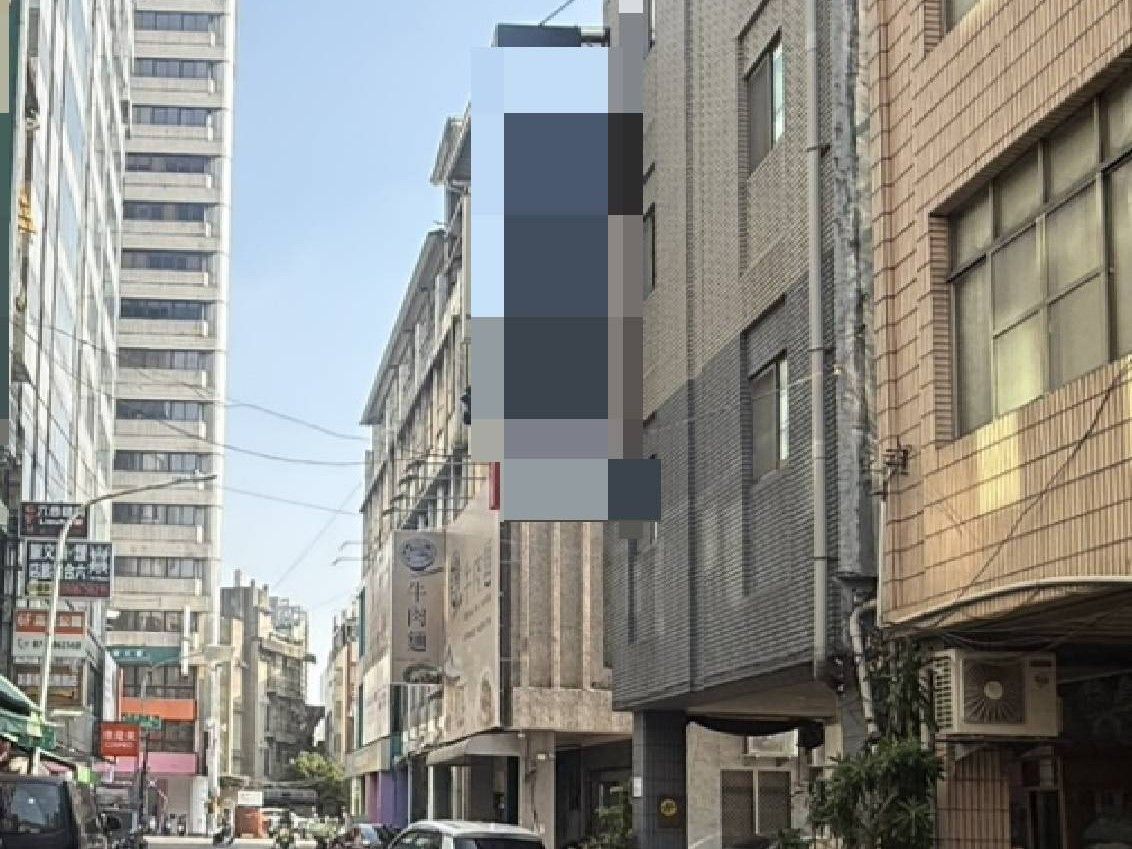 退房不見人影!房務員敲門沒人應 警察進房驚見她陳屍床上