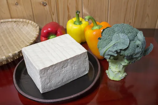 豆腐只吃一半別再用保鮮膜包！隔周竟出水冒黏液　他曝「泡水冷藏」保存法