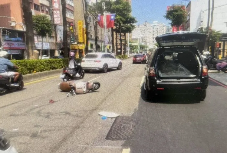 車禍現場。桃園警分局提供