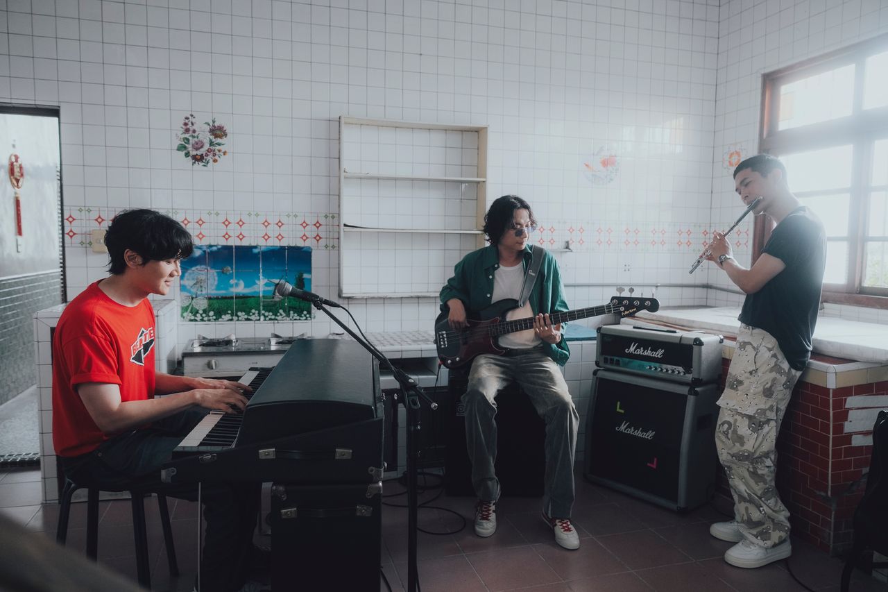 金曲樂團「宇宙人」MV藏巨型彩蛋 塵封30年壓箱寶出土