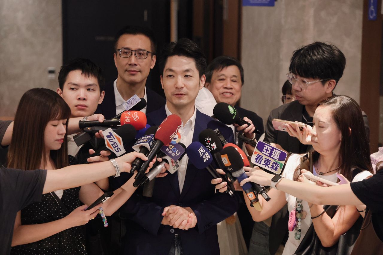 蔣萬安終於成立競總!沈伯洋:希望別再讓公務員回選戰、發表攻擊言論