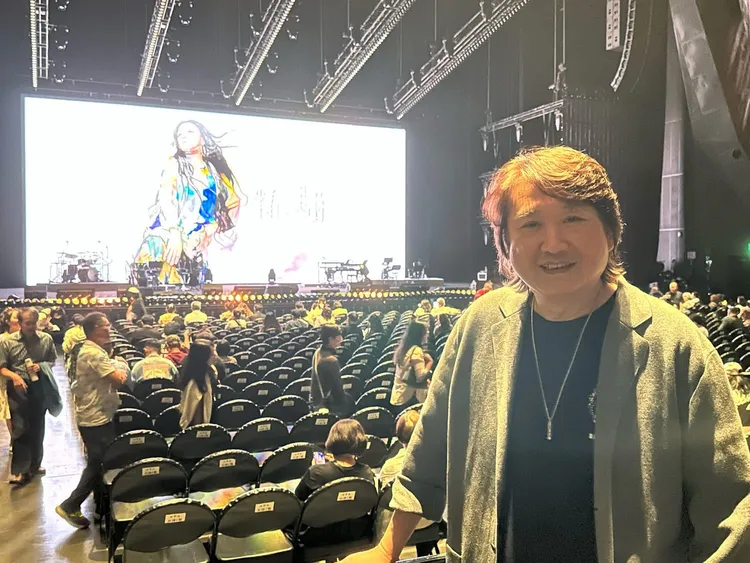 周治平昨去看潘越雲的演唱會。摘自臉書