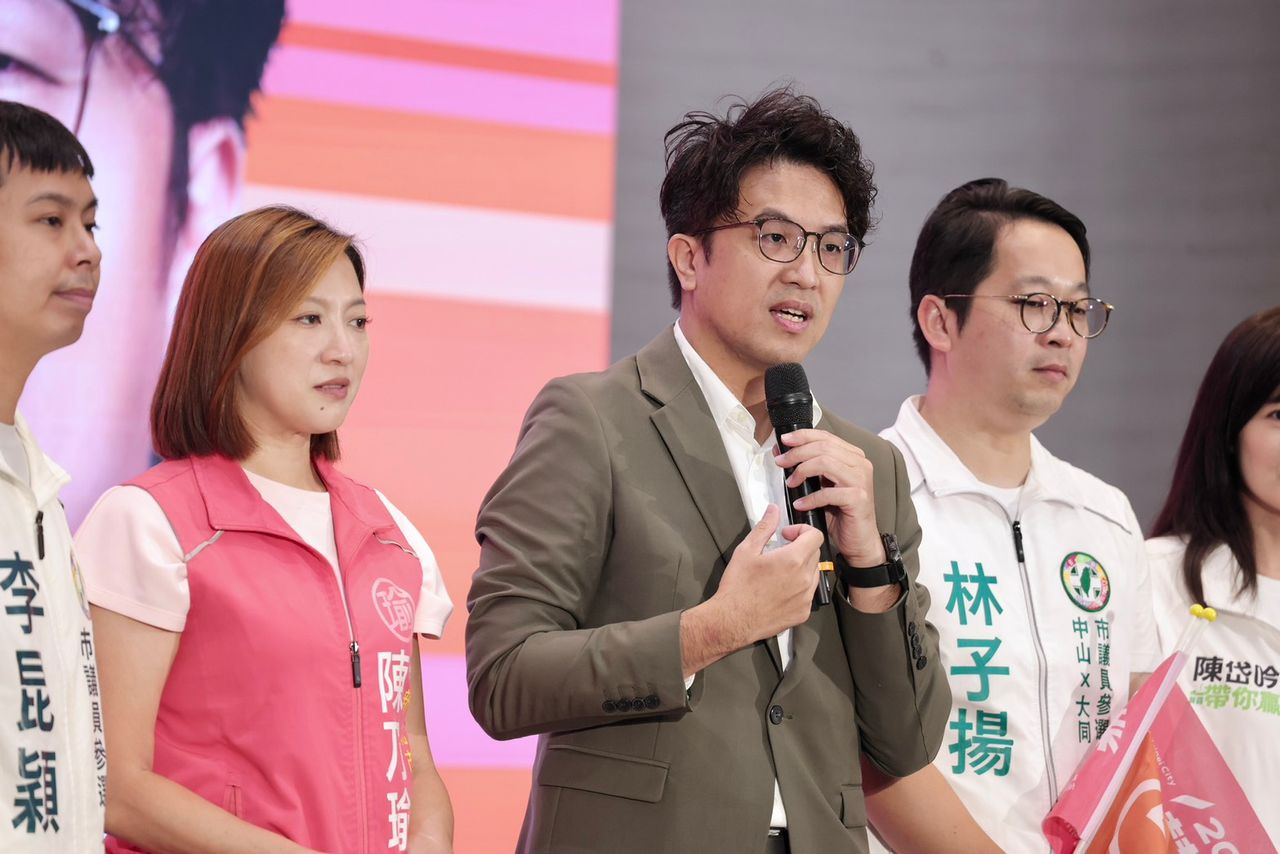 蔣萬安李四川合體 沈伯洋讚可多請教