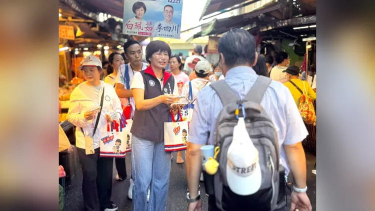 白珮茹今年再度參選，積極拜票爭取連任。翻攝白珮茹臉書