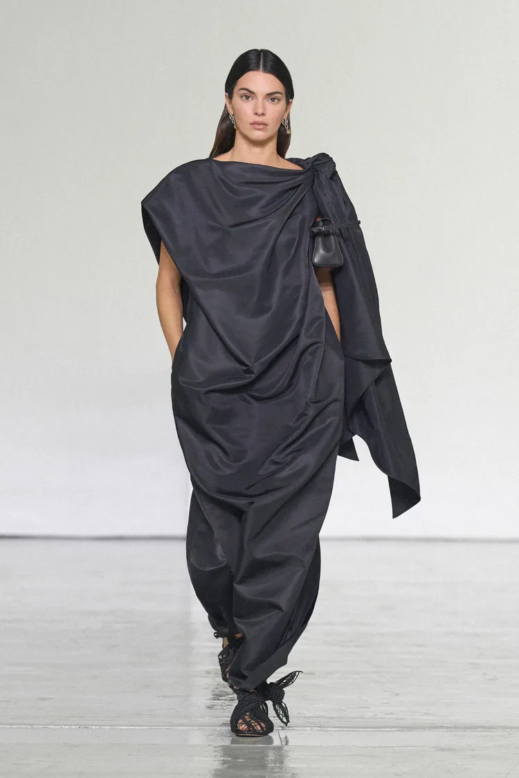 Bottega Veneta 2027 春夏系列。品牌提供