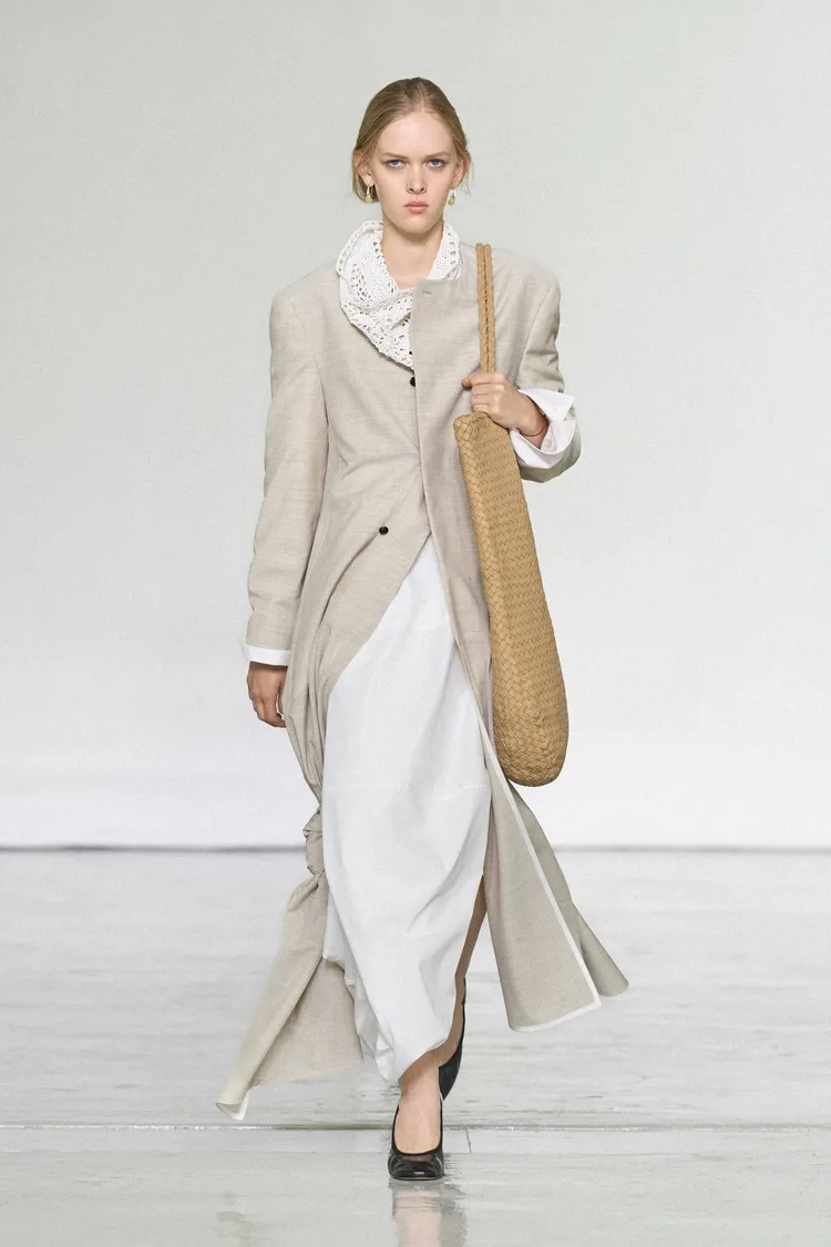 Bottega Veneta 2027 春夏系列。品牌提供