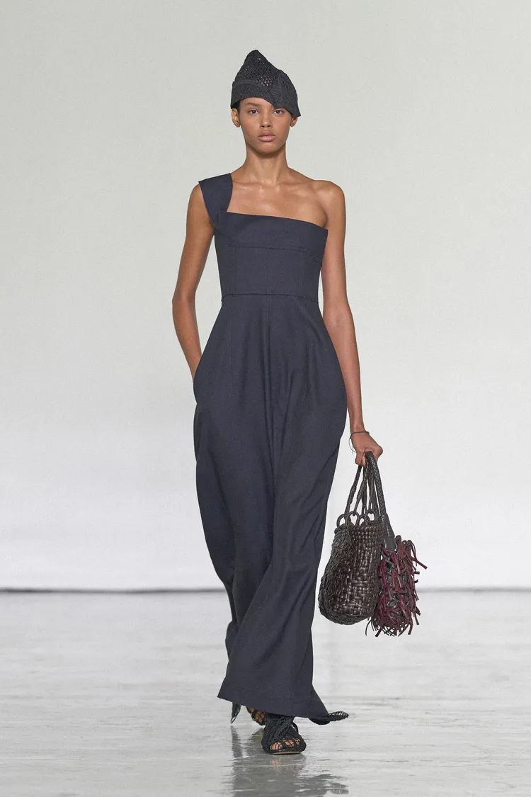 Bottega Veneta 2027 春夏系列。品牌提供