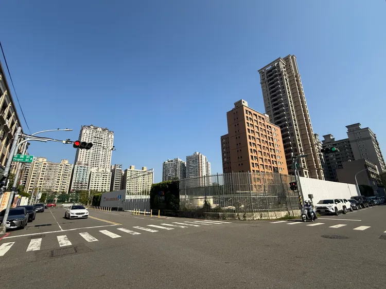 國揚指出「國揚鉑御」目前銷售20%，而實登揭露目前均價逼近7字頭。葉家銘攝