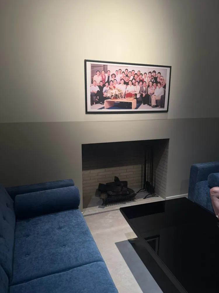 紀念展重現張國榮舊居客廳。翻攝Katrina佳佳佳微博