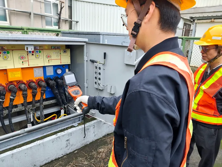 南港車站今驚傳大停電， 環球購物中心以及citylink 南港皆受影響，台電緊急派員搶修。資料照片