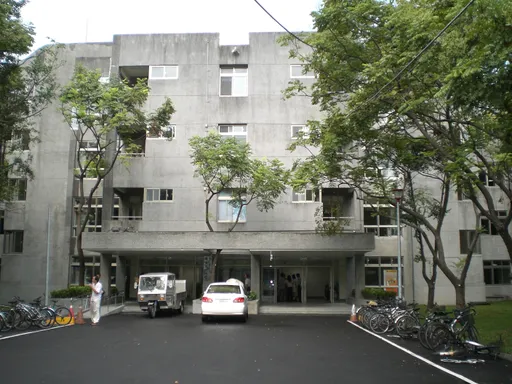 台大「擒屎皇」送交警察　為何在浴室大便？他這樣解釋