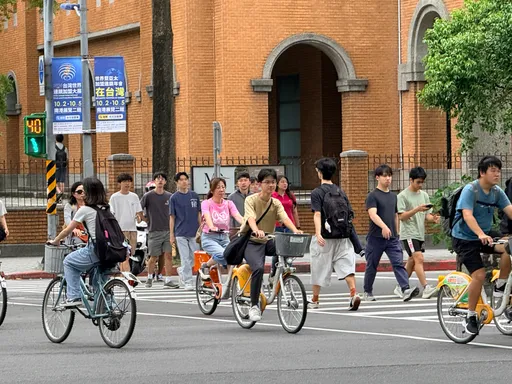 台大「擒屎皇」送交警察　為何在浴室大便？他這樣解釋