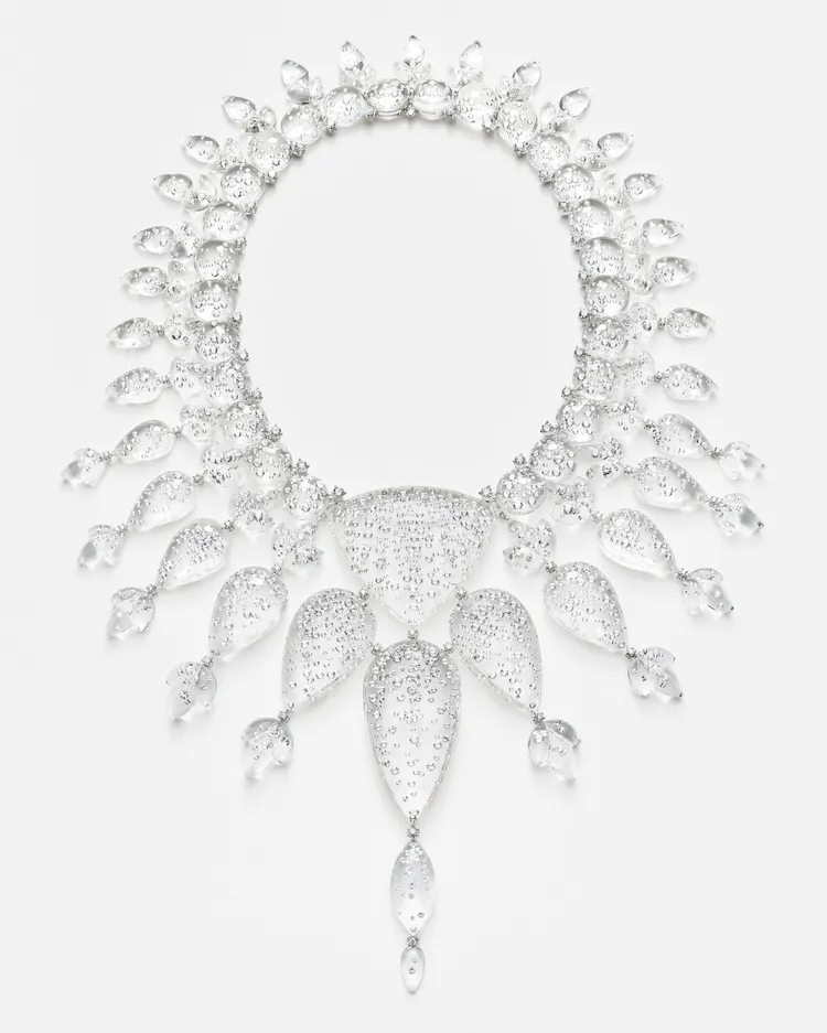 韓韶禧配戴的Boucheron Rain主題項鍊。品牌提供