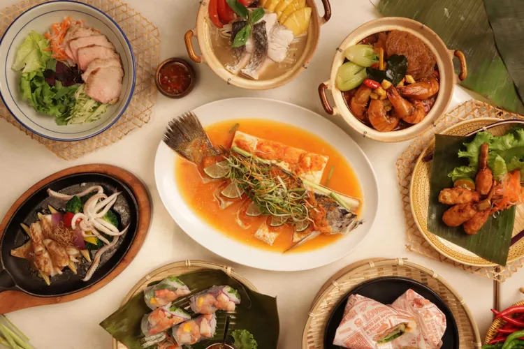 HAWKER 好客南洋餐廳秋季推出《舌尖漫遊．越泰風情》，邀請賓客在南洋的暖香裡，展開秋日味覺旅程。業者提供