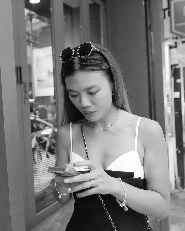 詐團分割聊天視窗，讓小象誤以為自己在與認識的保經人聯繫。翻攝小象愛出門臉書