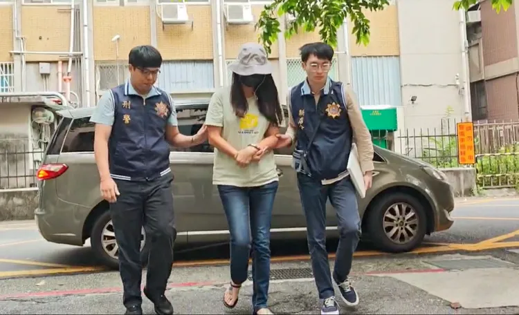 涉嫌協助張俊傑棄保潛逃的女子陳采薰。翻攝畫面
