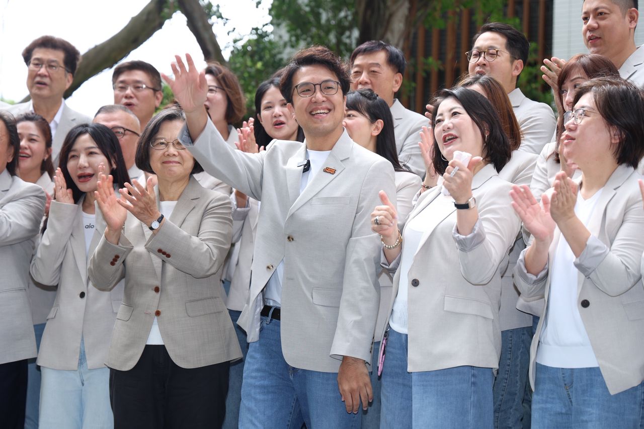 男喊不雅口號鬧場!沈伯洋淡定一笑「他們開心就好」