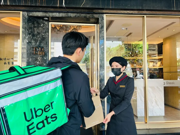 王品旗下19個品牌可透過外送平台點購。Uber Eats提供