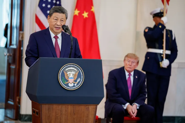 習近平隨後也發表致詞。路透