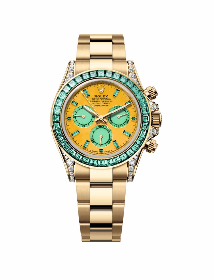Oyster Perpetual Cosmograph Daytona，型號126598 TML，40毫米，18K黃金錶殼，穆凱特石錶面，搭配綠玉髓計時盤及綠色碧璽鐘點標記。外圈鑲嵌36顆梯形綠色碧璽。品牌提供