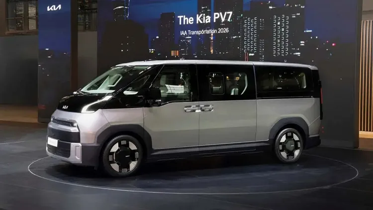 PV7車頭採用Kia最新PBV家族設計，垂直式LED頭燈搭配簡潔封閉式車頭，整體造型與乘用車不同，更著重大型商用車的空間與實用性。原廠照片