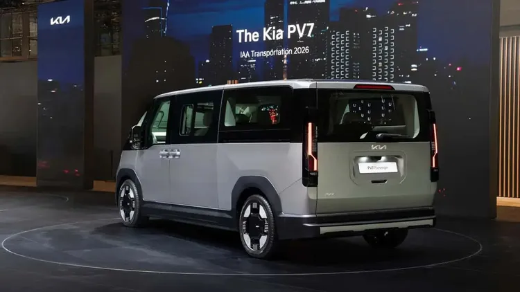 PV7車尾採垂直式尾燈與大面積尾門設計，Cargo版本最大載貨空間達8立方公尺，並提供550mm低裝卸高度，方便貨物上下車。原廠照片