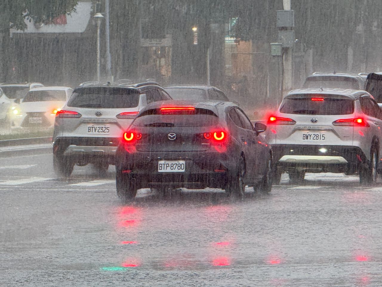 雨區北移了!北北基6縣市大雨 2地大雷雨