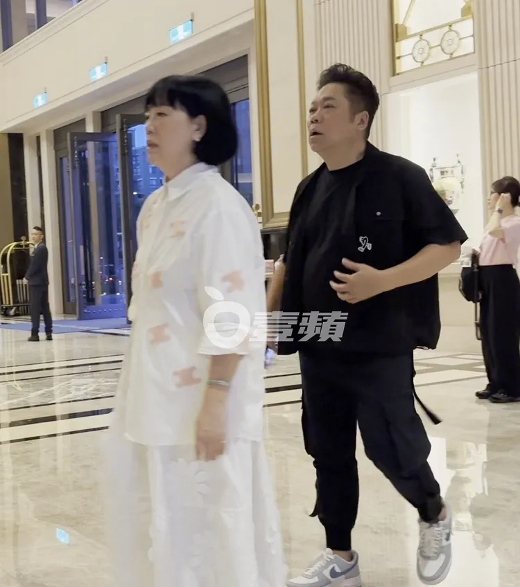 卜學亮、方麗幸夫婦以黑白配到場。特勤中心攝