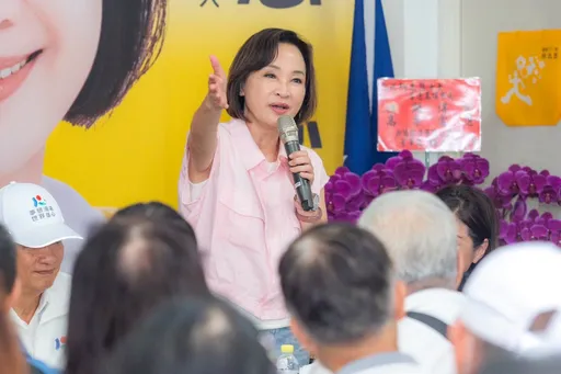 告別式發名片！喪家怒轟柯「團隊是瘋了嗎！」 柯志恩認不恰當道歉了