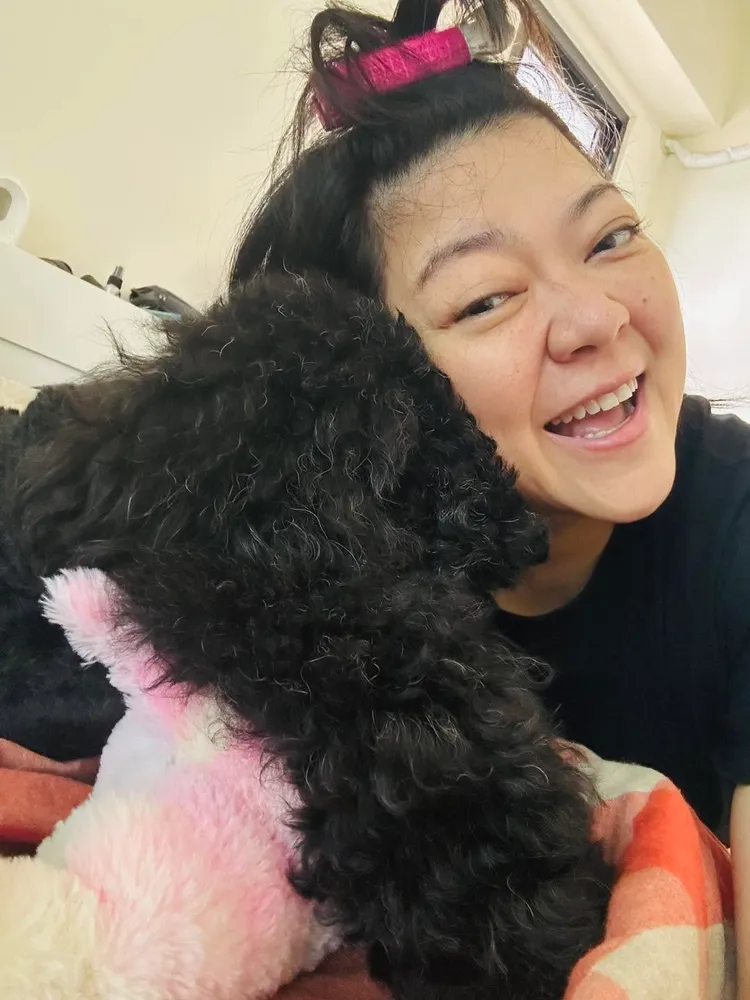 杜詩梅有愛犬陪伴術後恢復期。翻攝自杜詩梅臉書
