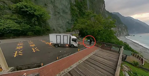 垃圾亂丟！太魯閣鏡頭君全都錄　小貨車司機這下慘了