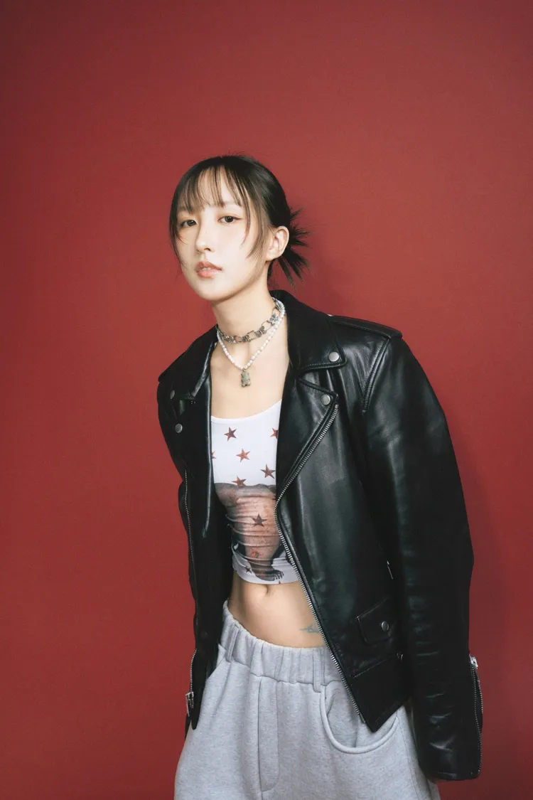 LAWA目前同時兼顧學業與音樂事業。Spotify提供
