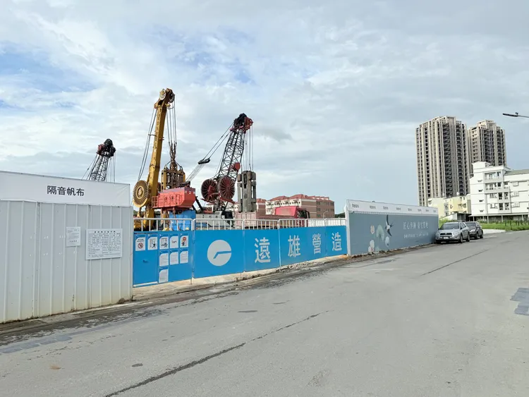 楠梓區遠雄建設推出兩場預售案，大幅拉高區域均價單坪4萬元。葉家銘攝