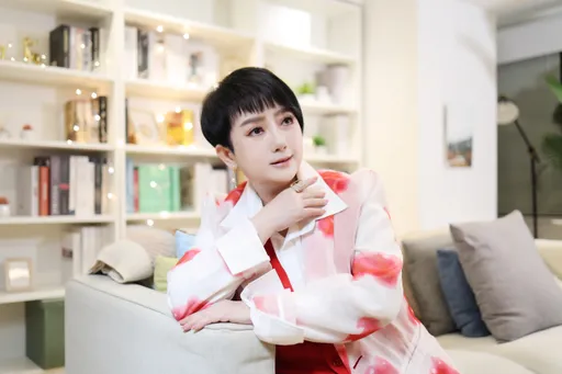 資深玉女歌手更年期赴印度修心　3天極限課程「生理期回來了」