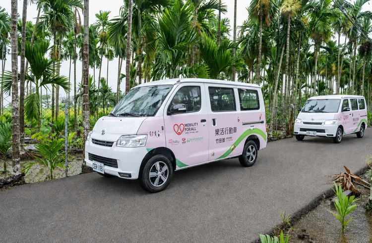 TOYOTA TOWN ACE VAN穿梭地方社區與鄉間道路，靈活的車身與空間機能，也能因應不同的服務需求。業者提供