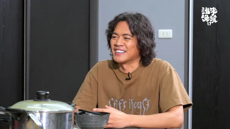 喬瑟夫坦言不曾擁抱父母說愛。公視提供