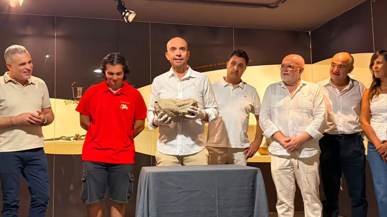 2400年前人頭雕像竟被拿來砌牆 考古隊找到古墓群線索