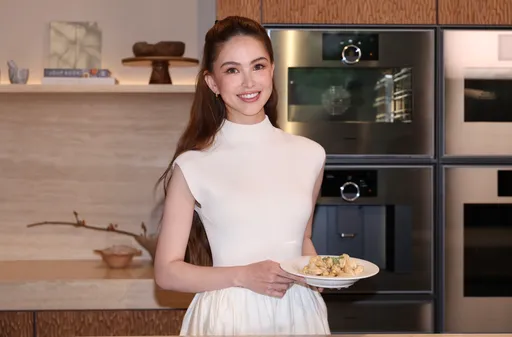 周杰倫化身洗碗工！昆凌揭一家5口廚房分工超居家