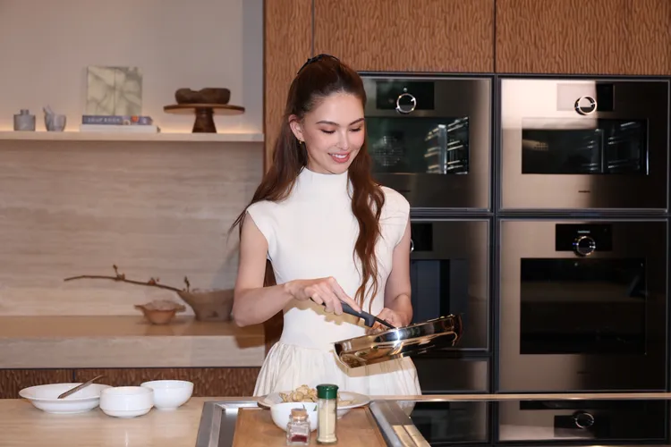 昆凌透露廚房是全家人最常待在一起的地方。莊宗達攝