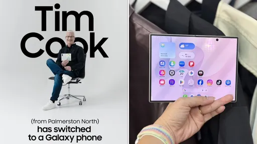 Tim Cook跳槽三星了！親自開箱摺疊機　大讚「未來已經到了」