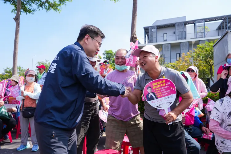 高雄市長候選人賴瑞隆13日成立大寮區後援會。翻攝畫面