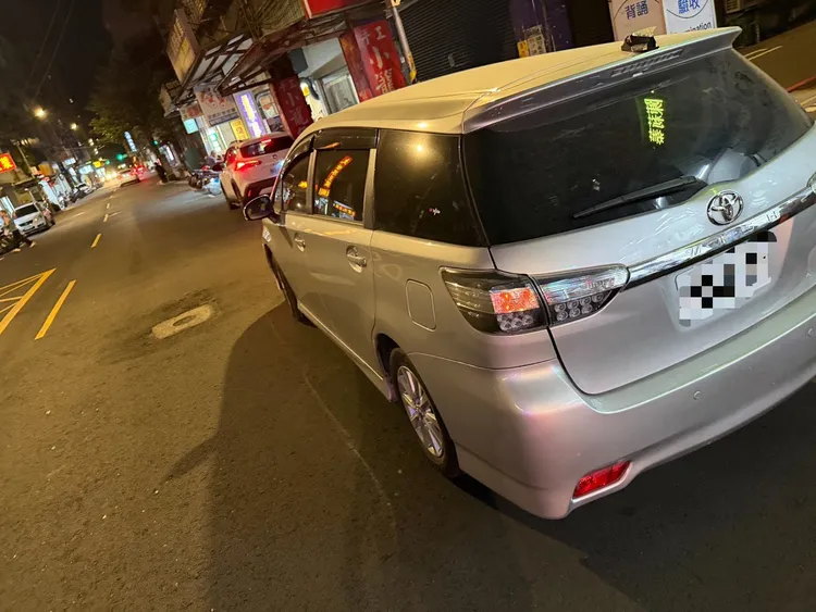 肇事小客車。翻攝畫面