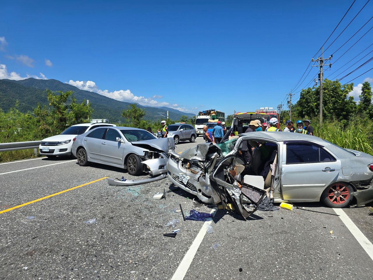 中秋連假第一天台9線富里段2車對撞 1死5傷