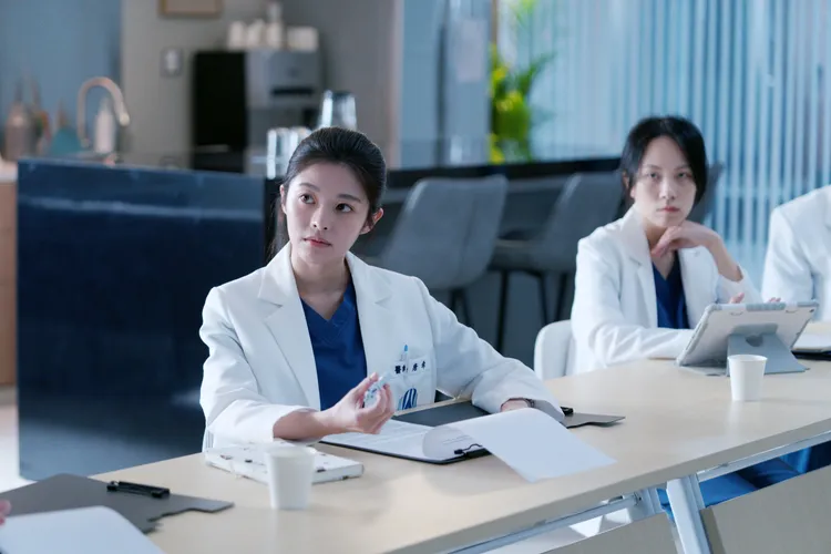 詹子萱飾演非常優秀的醫學系畢業生。Netflix提供