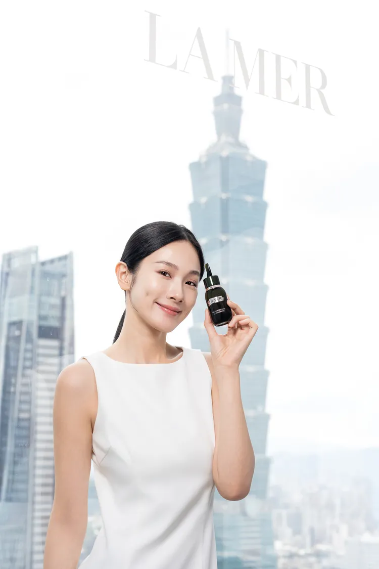 海洋拉娜濃萃肌能修復精華，30ml／1萬5500元、50ml／2萬1500元。品牌提供 
